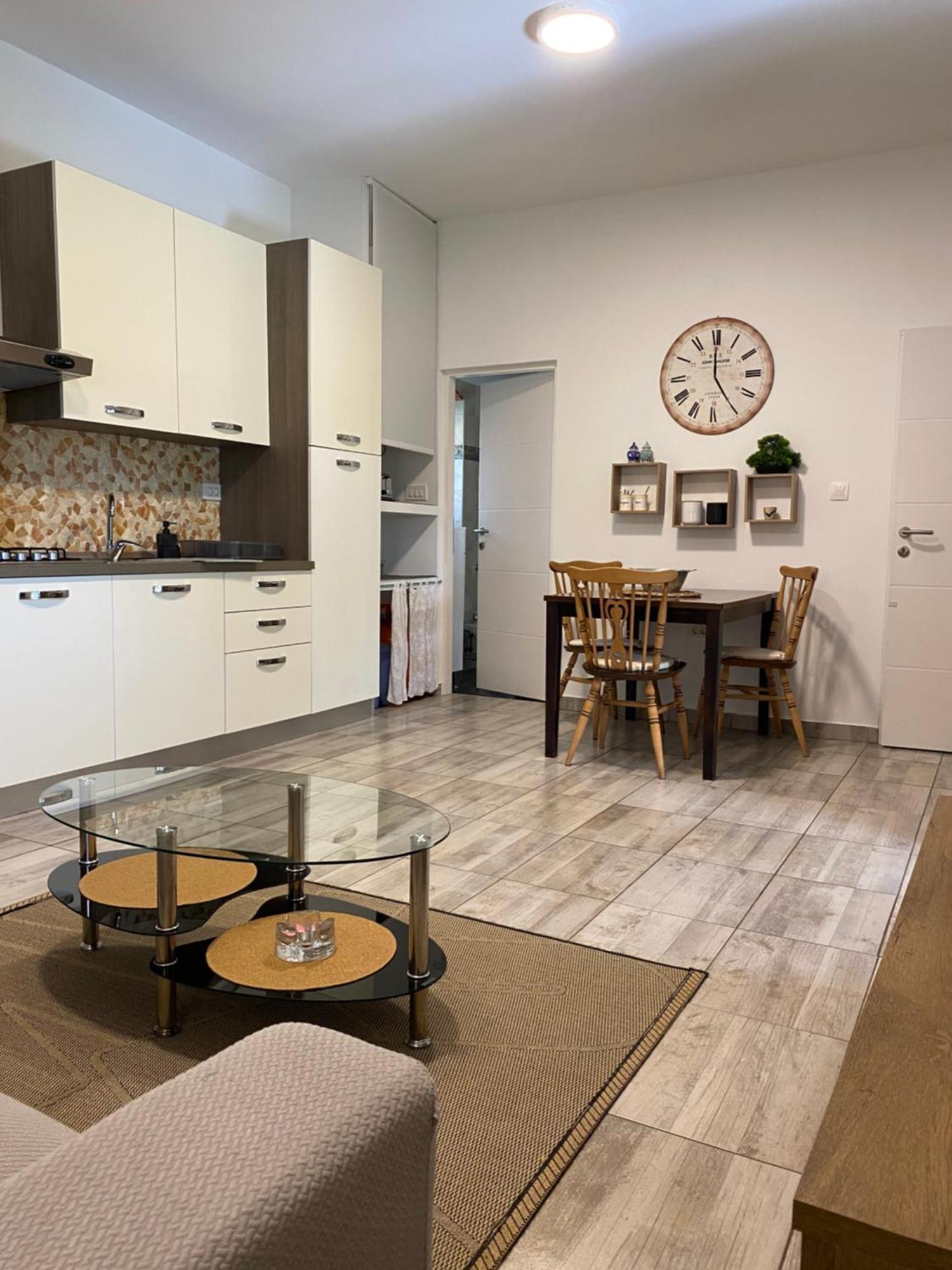 Apartman "Almond House 2" Pula Buitenkant foto